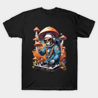 Techno Space Dj - Catsondrugs.com - lsd, acid, drugs, trippy, trip, psychedelic, hippie, drug, funny, science, rave, party, tumblr, weed, mushrooms T-Shirt